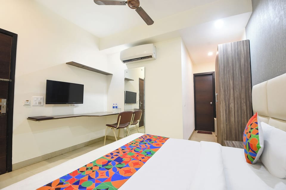 Deluxe Room | Egyptian cotton sheets, premium bedding, in-room safe, free WiFi