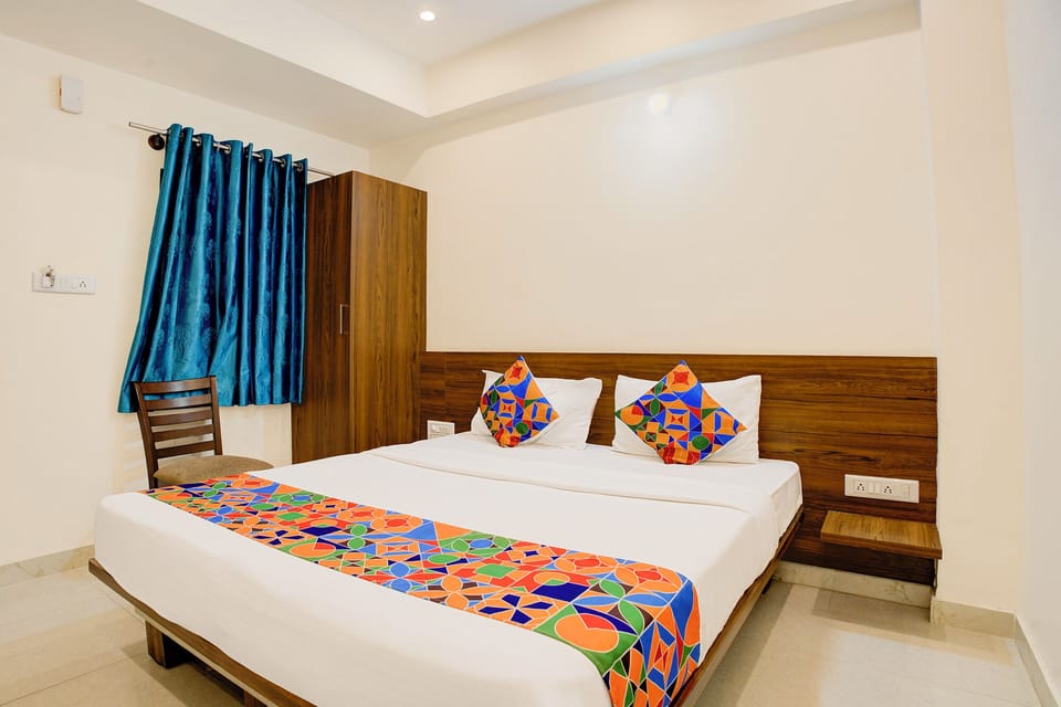 Egyptian cotton sheets, premium bedding, in-room safe, free WiFi