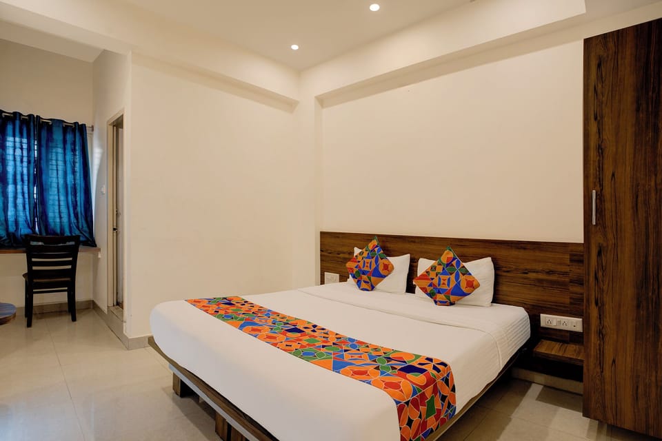 Egyptian cotton sheets, premium bedding, in-room safe, free WiFi