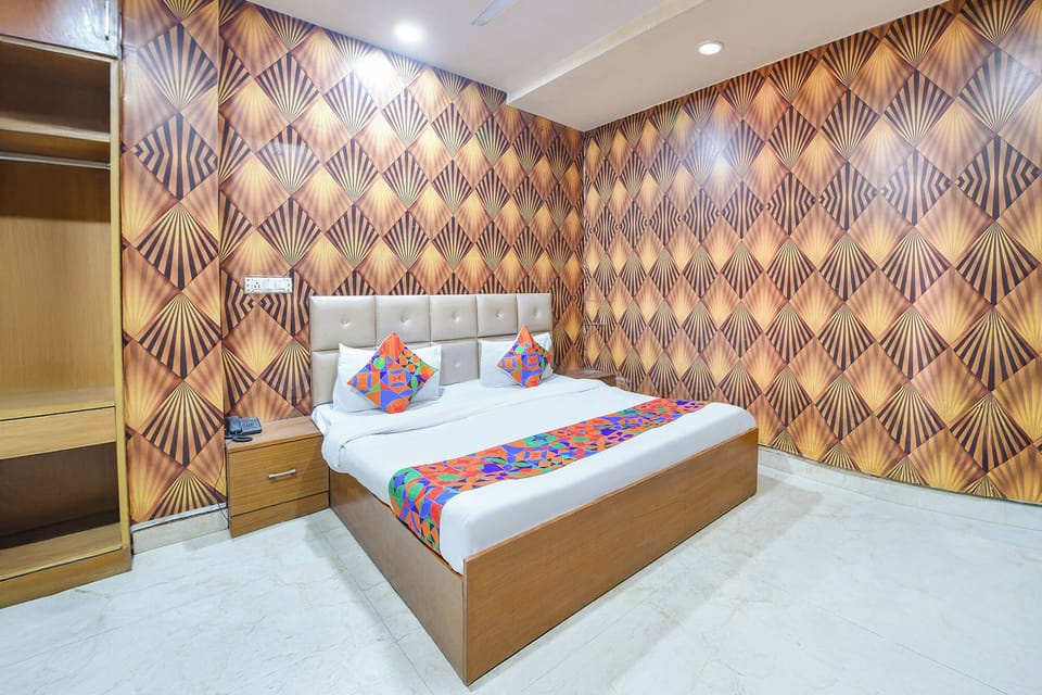 Egyptian cotton sheets, premium bedding, in-room safe, free WiFi