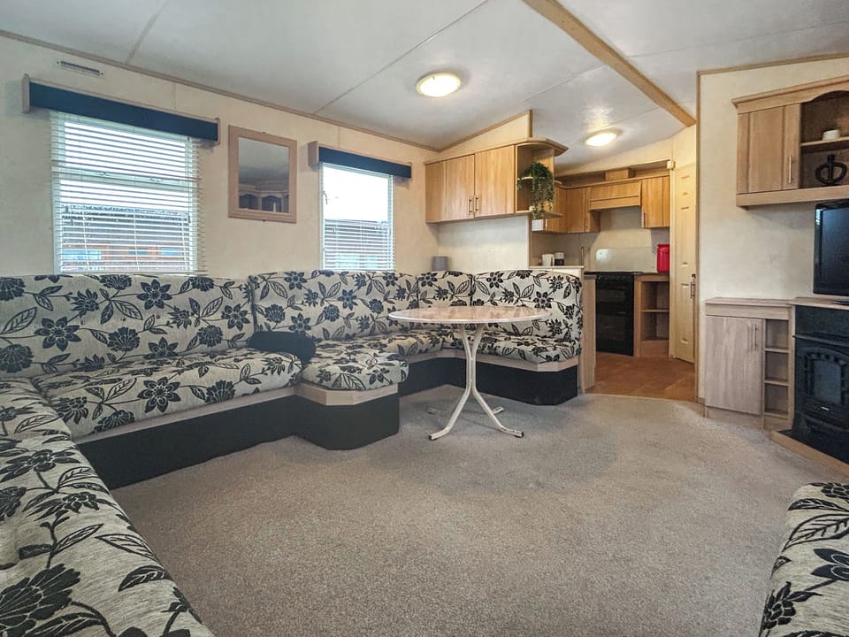 Open plan living space | Pete&rsquo;s Holiday Home, Mablethorpe
