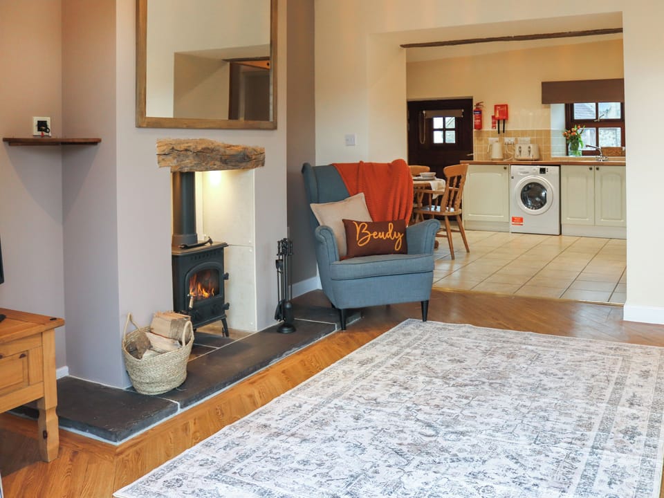Open plan living space | Beudy Newydd - Llwynpenddu Isaf Holidays, Llanllechid, near Bangor
