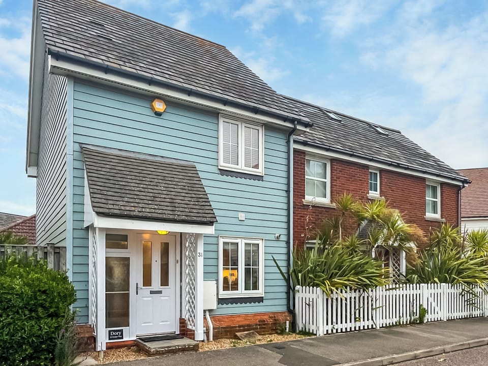 Exterior | Dory, Rye