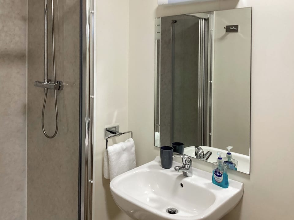 Bathroom | Mirodon , Brora