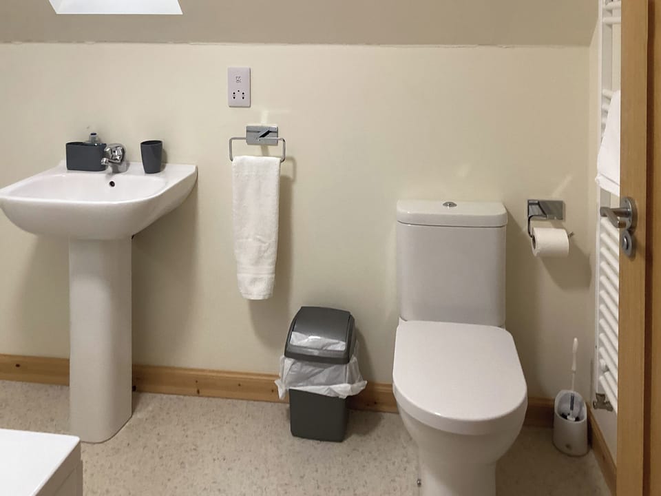 Bathroom | Mirodon , Brora