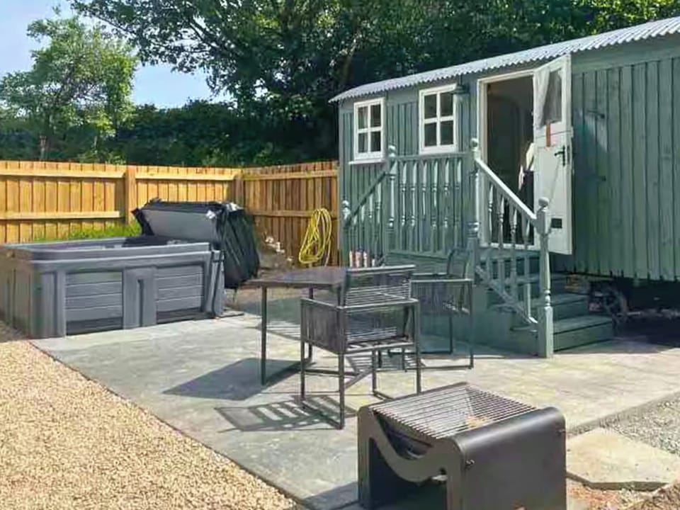Exterior | Bryn Gwyn - Welsh Border Glamping, Shrewsbury