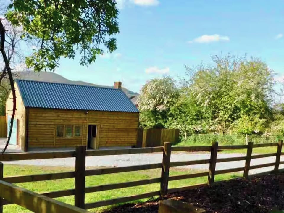 Exterior | Bryn Gwyn - Welsh Border Glamping, Shrewsbury