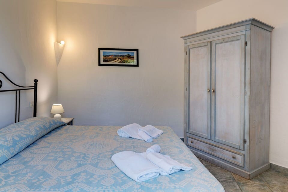 Autumn, Bedroom, Spring, Summer