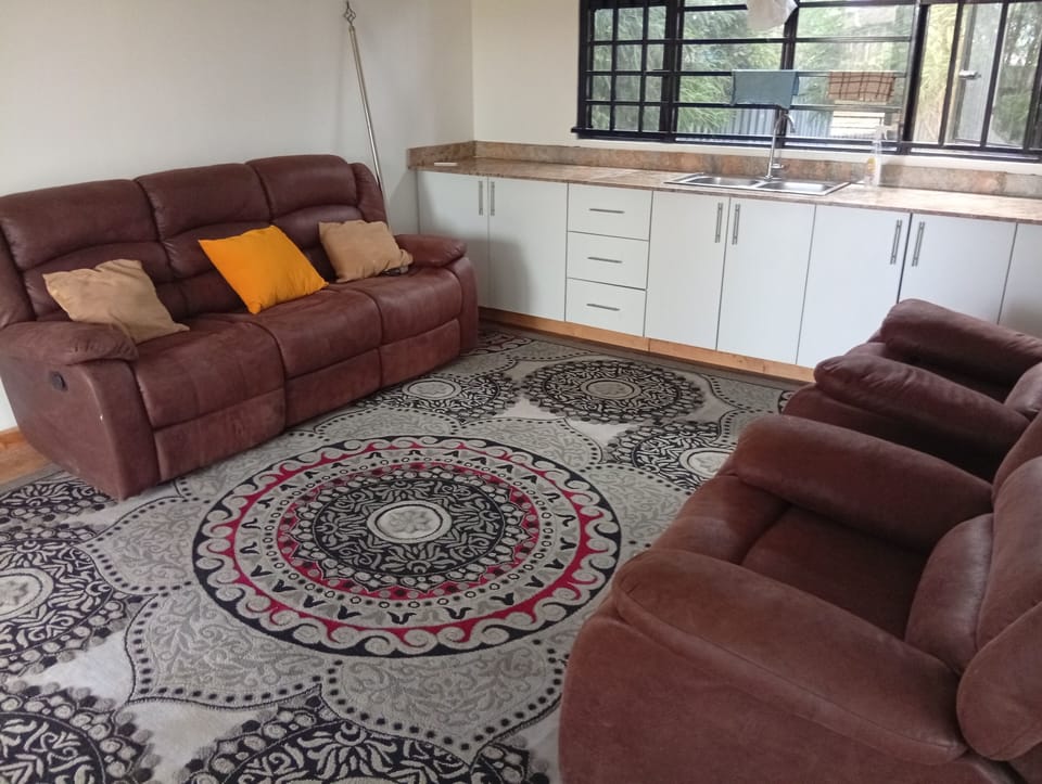 House, 2 Bedrooms, Patio, Garden View | Living area
