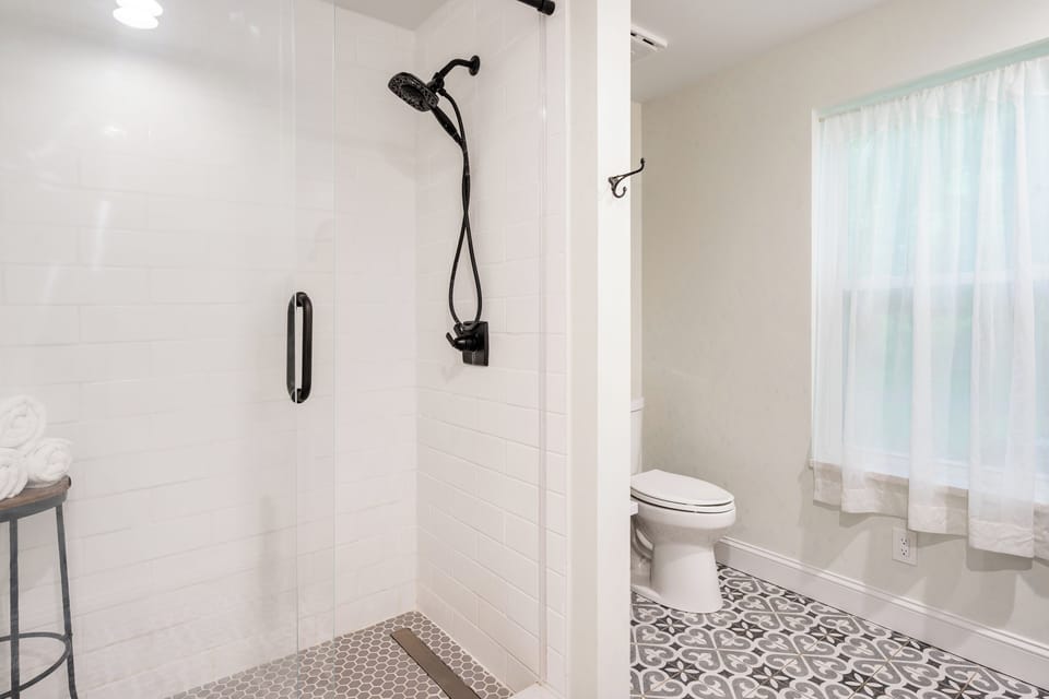 Bathroom 1.