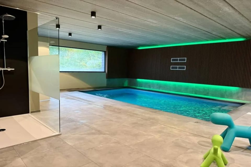 Holiday Home Swimming Pool