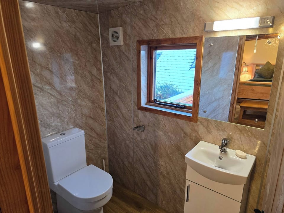 Luxury Welsh Wooden Cabin Cabin in Wales