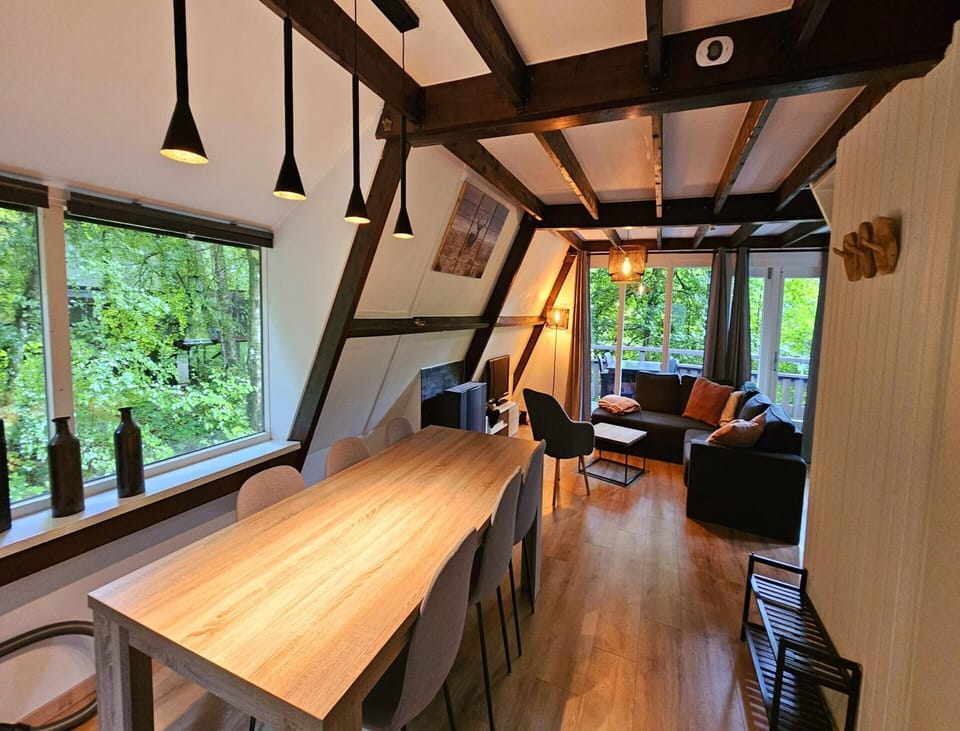 Chalet | Dining