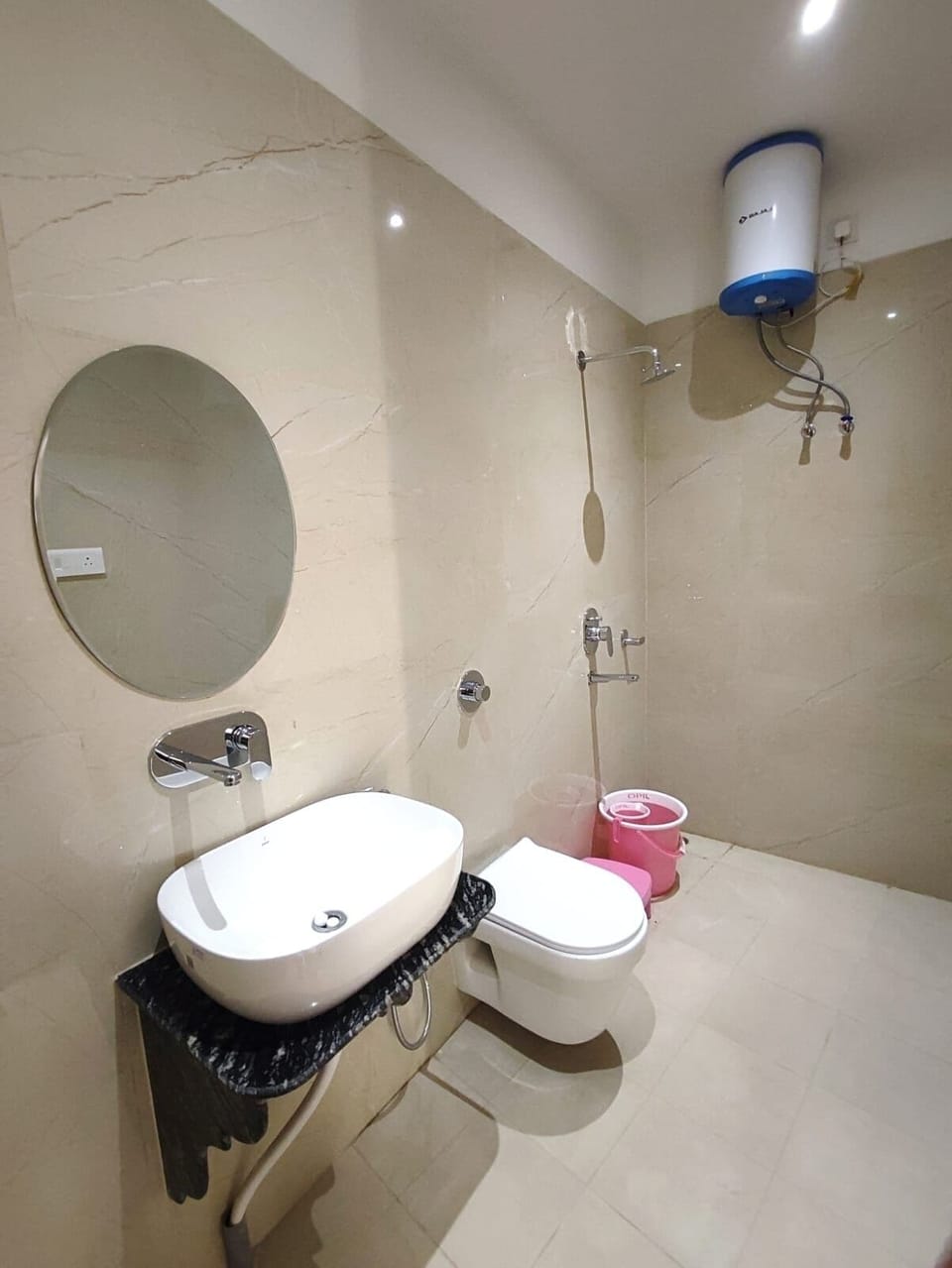 Economy Room, City View | Bathroom | Towels, soap, shampoo