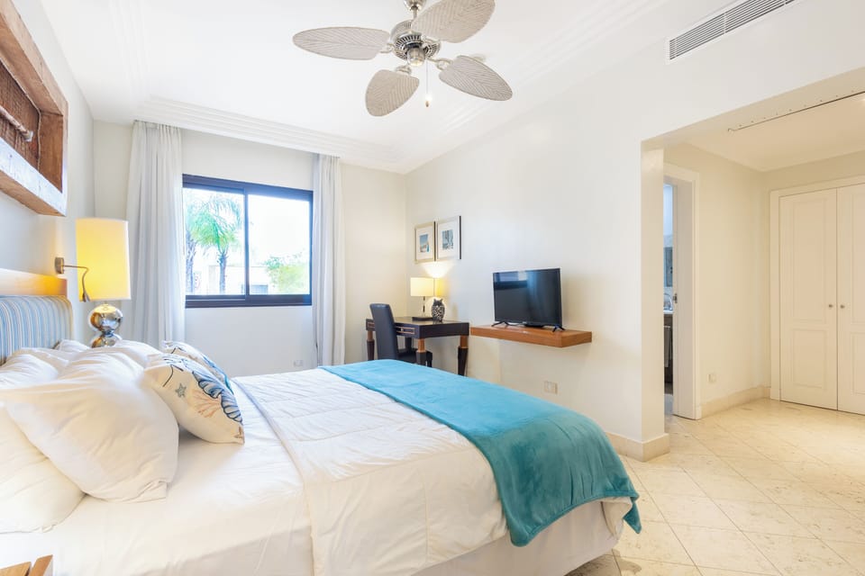Bright, uncluttered space with a relaxed, residential feel