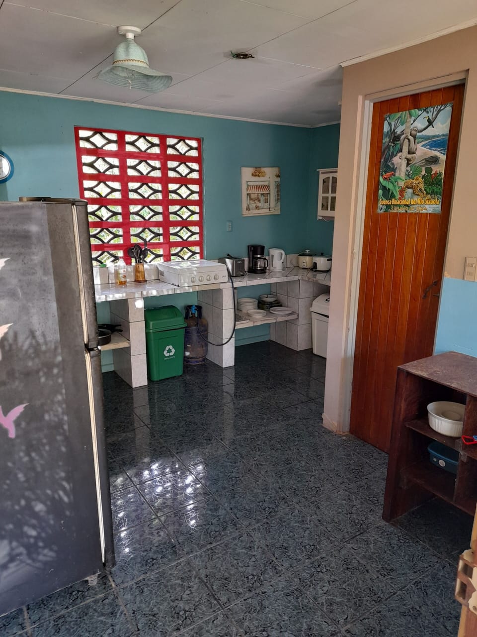 Standard Triple Room, Multiple Beds, Private Bathroom | Shared kitchen | Full-size fridge, microwave, stovetop, toaster