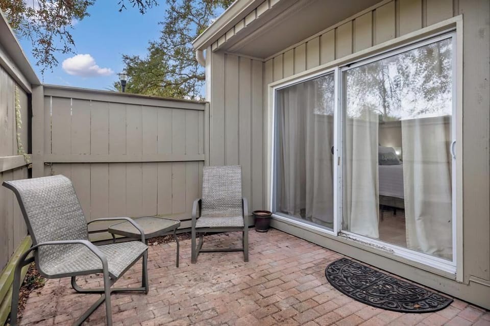 Inviting front porch w/ seating to unwind and enjoy the fresh air.