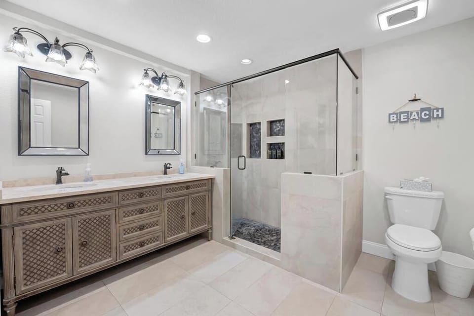 Spacious bathroom vanity w/ storage and a fresh, modern look.