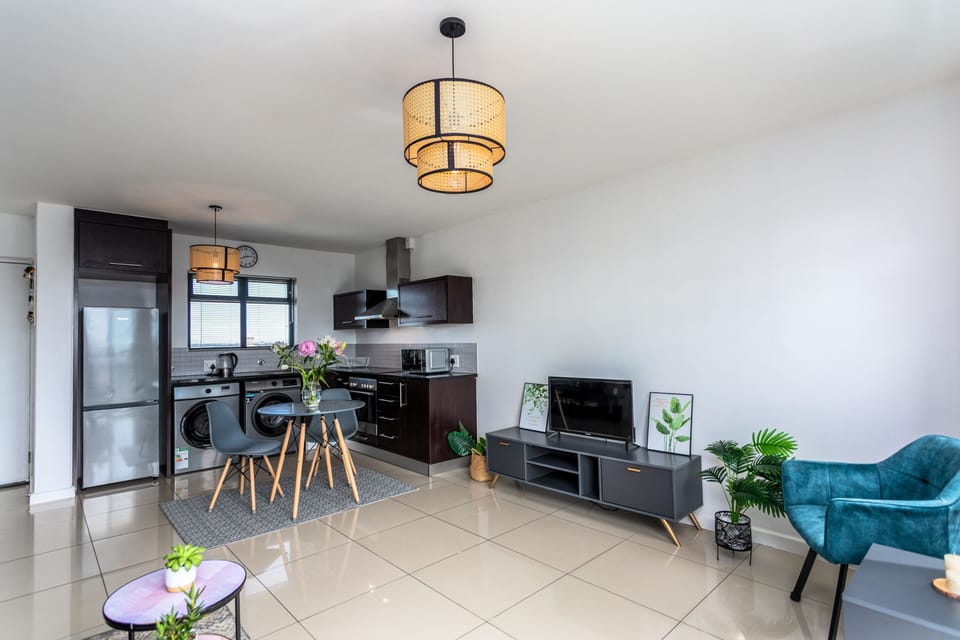 House | 1 bedroom, desk