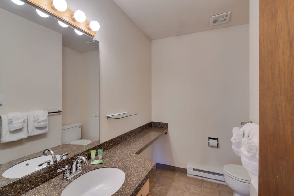 Ski & Hike! Easy Adventuring at Winter Park Condo Apartment in Fraser
