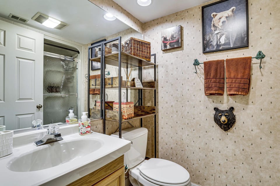 Big Boulder Lakefront Condo-ski Views-pool-hot Tub Apartment in Kidder Township