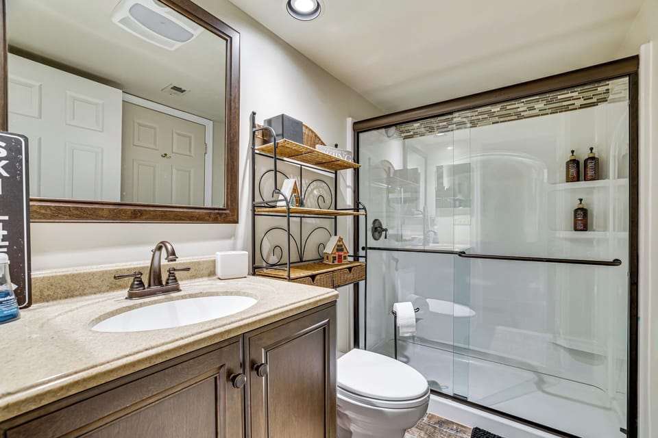 Big Boulder Lakefront Condo-ski Views-pool-hot Tub Apartment in Kidder Township
