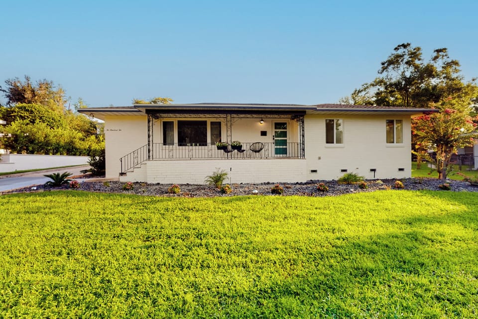 House (2 Bedrooms) | Front of property