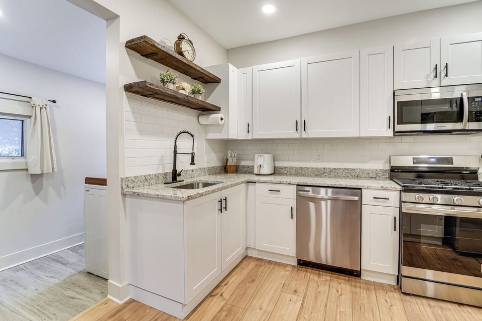 House (3 Bedrooms) | Interior