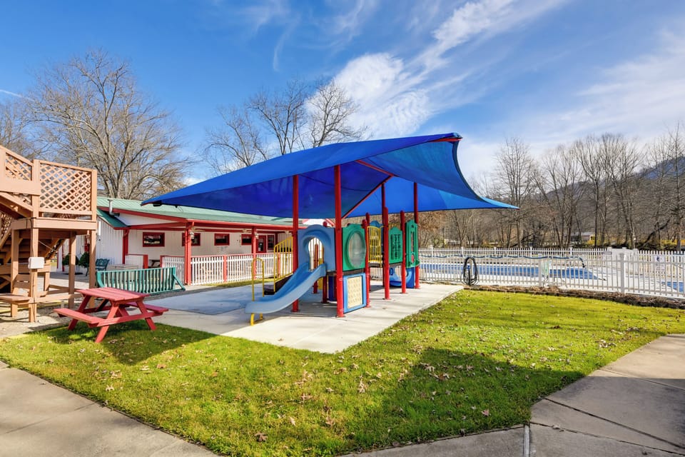 Blue Ridge Getaway! Studio w/ Resort Amenities Apartment in North Carolina