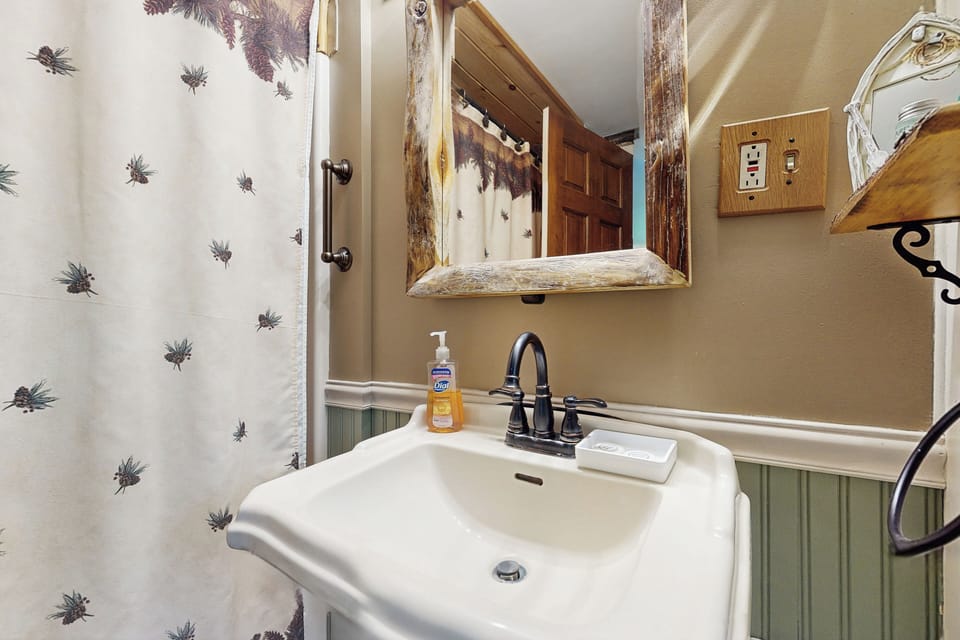 Mountain-view Cabin w/ Fireplace & Arcade Games Cottage in Bolton Landing