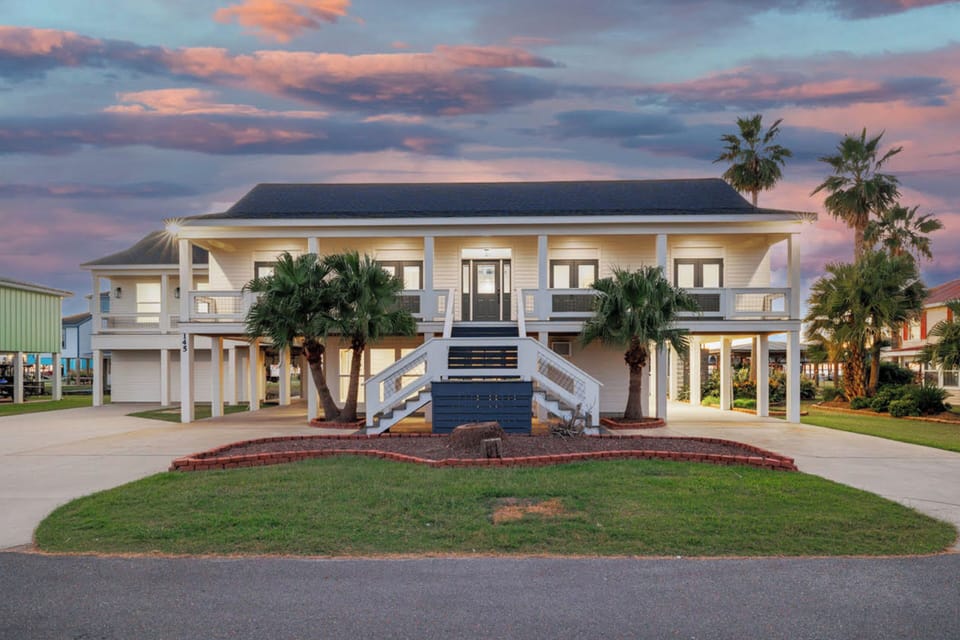 House (5 Bedrooms) | Front of property