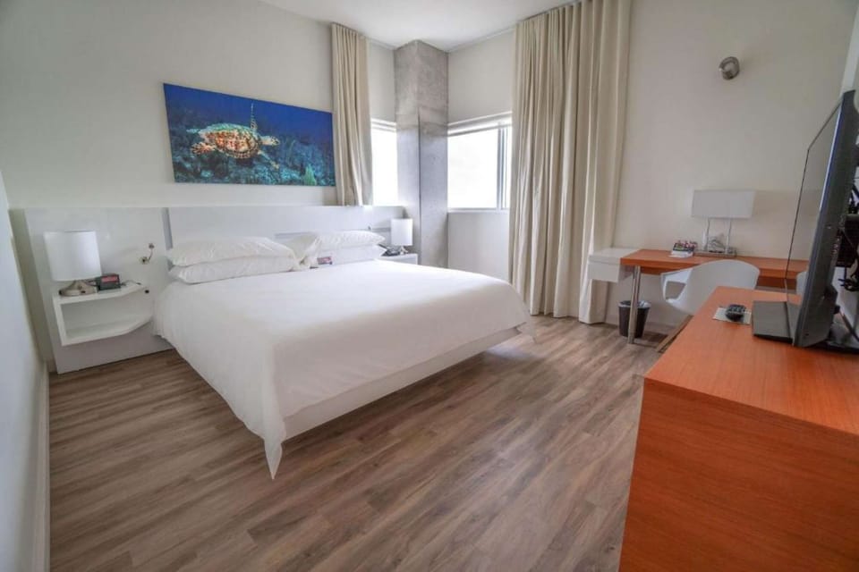 Standard King Room.
