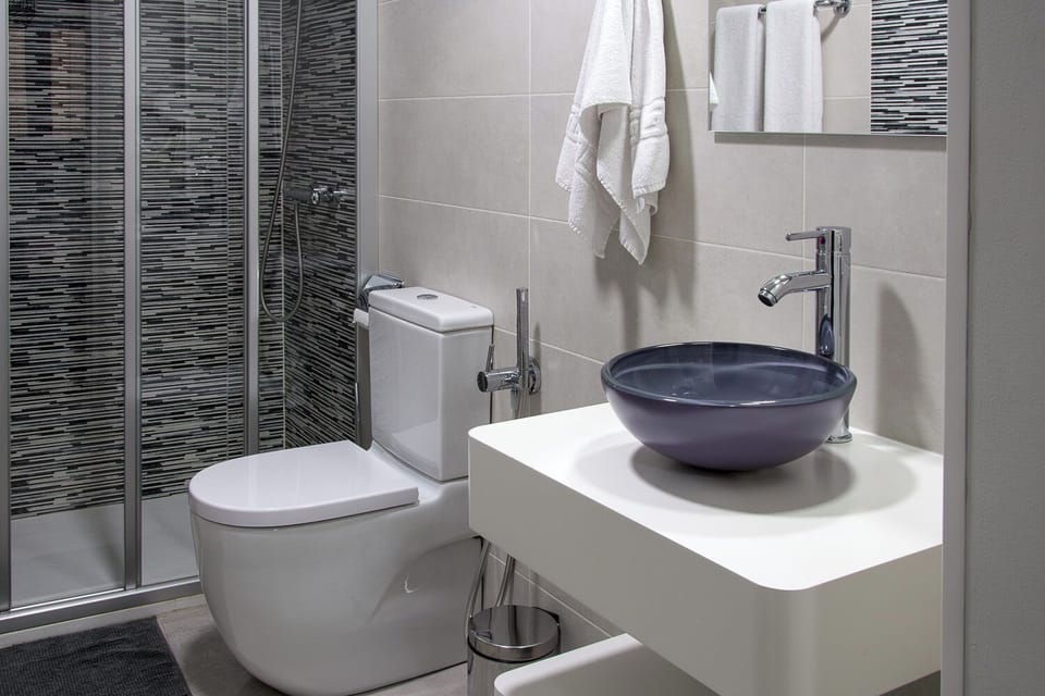 Basic Double Room | Free WiFi, bed sheets