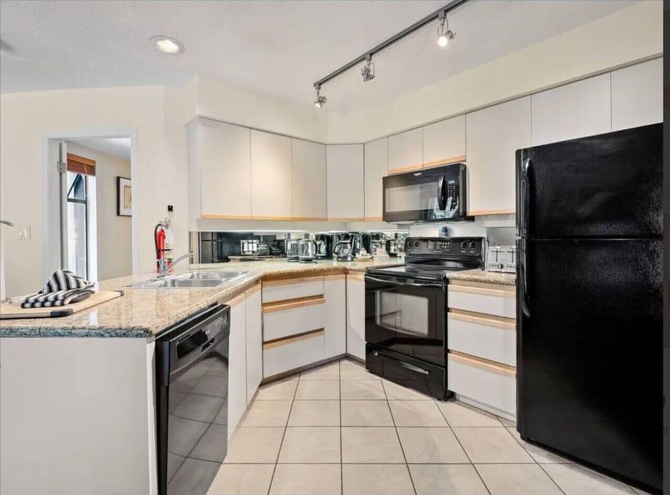 Our fully equipped kitchen has everything you need to whip up a delicious meal for your friends or family. Cook, gather, and savor your time together in comfort and style.