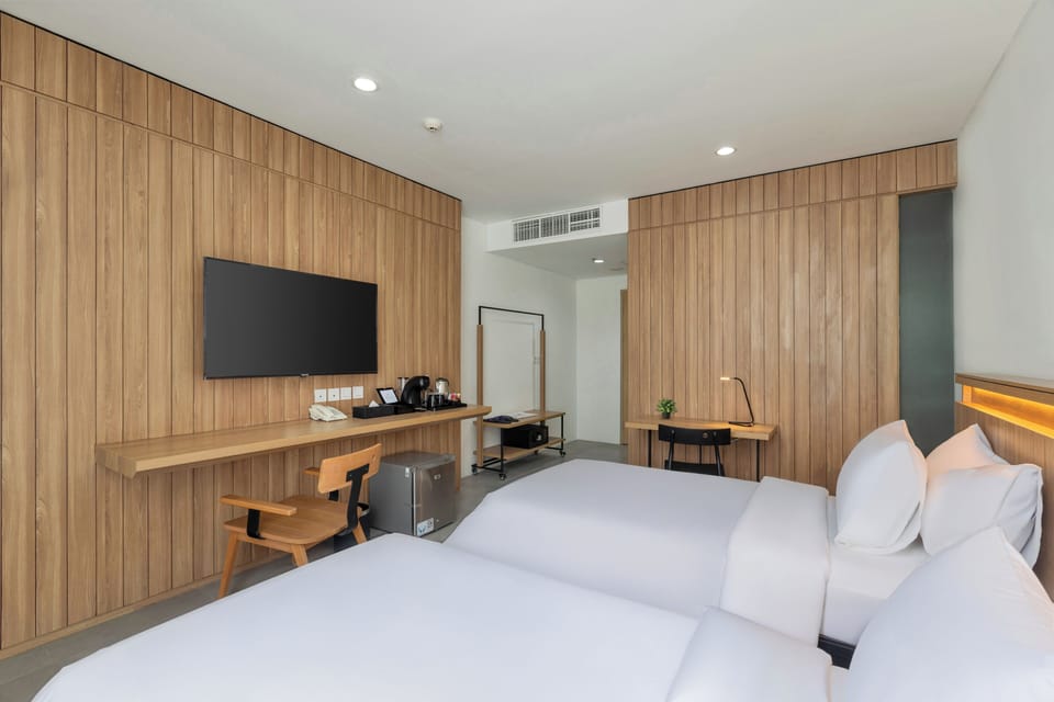 Deluxe Room | Premium bedding, iron/ironing board, rollaway beds, free WiFi