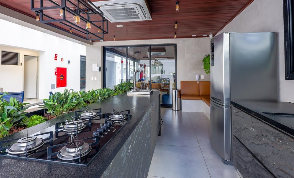 Basic Apartment | Dining