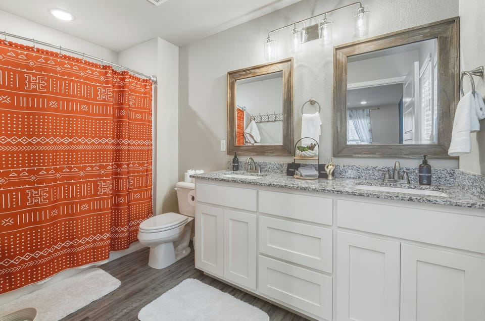 The full bathroom in the primary bedroom.