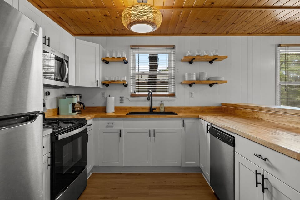 Main Level: Fully Equipped Kitchen for Preparing Meals