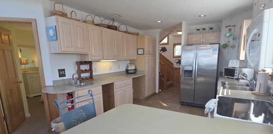 Kitchen (alternate)