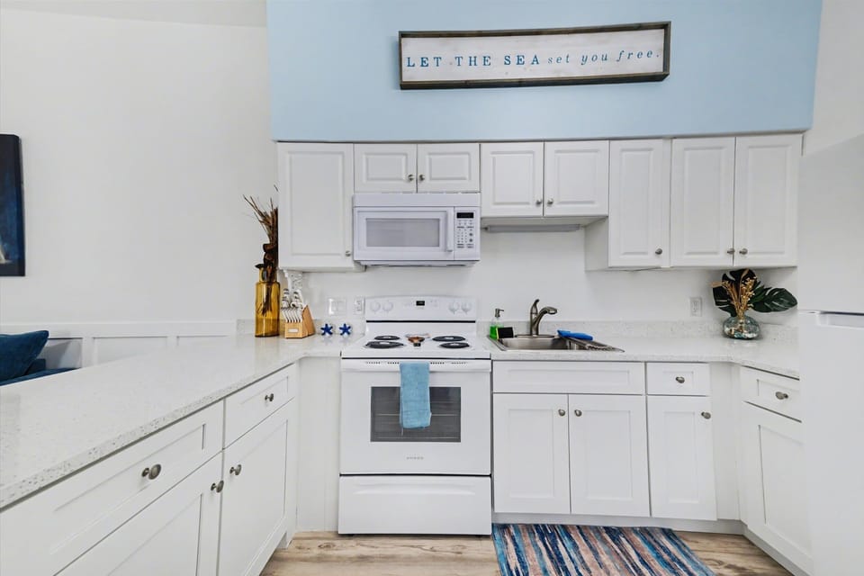 Clean, bright, and ready to use! The best self-catering stay.