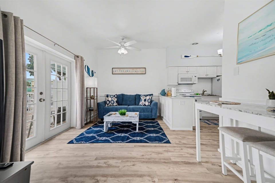 Additional Living Area Seating with Coastal Comfort