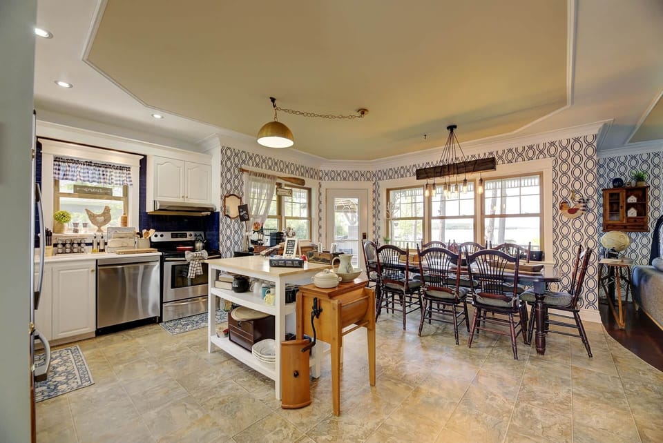 Kitchen and island 