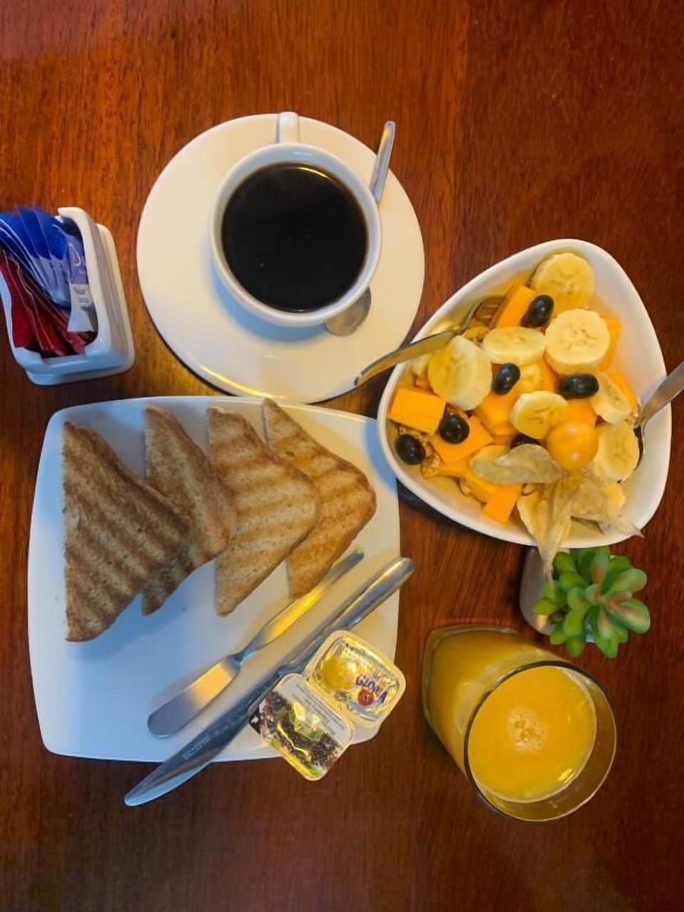 Free daily continental breakfast
