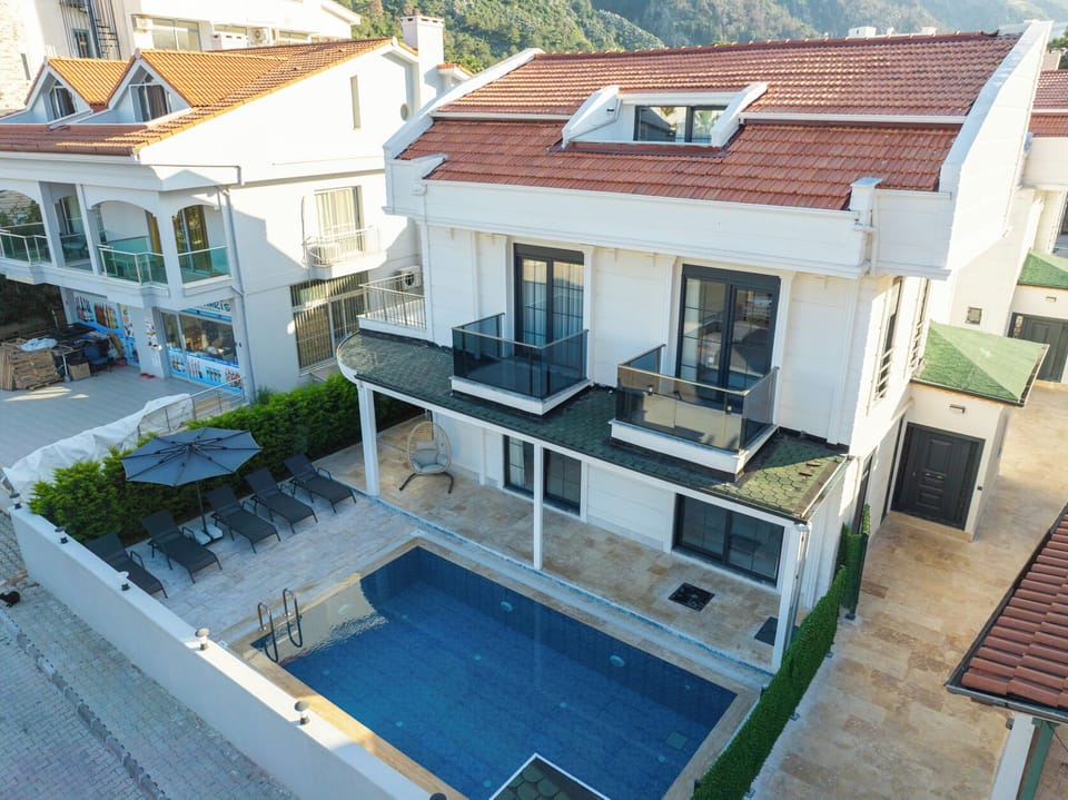 Villa, Garden View | Street view