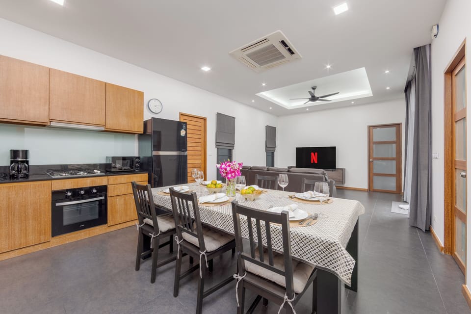 Comfort Villa, 2 Bedrooms, Pool View | Private kitchen | Electric kettle, toaster
