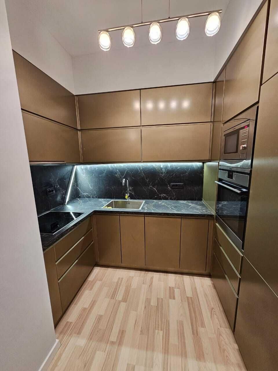 City Apartment, City View | Private kitchen