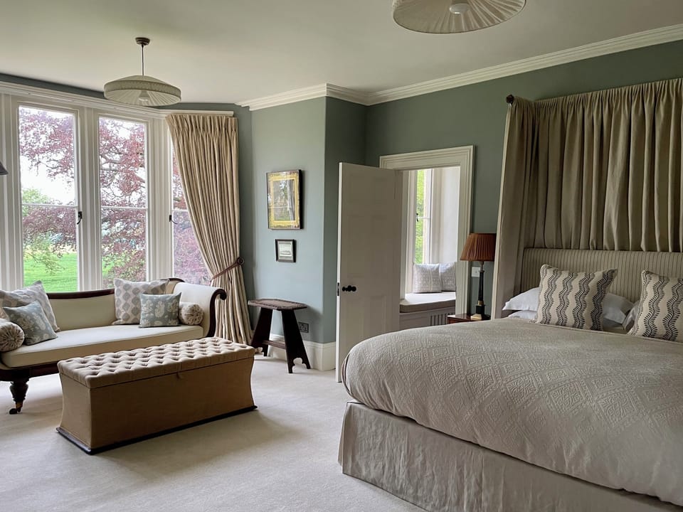 Deluxe Room | Egyptian cotton sheets, premium bedding, pillowtop beds