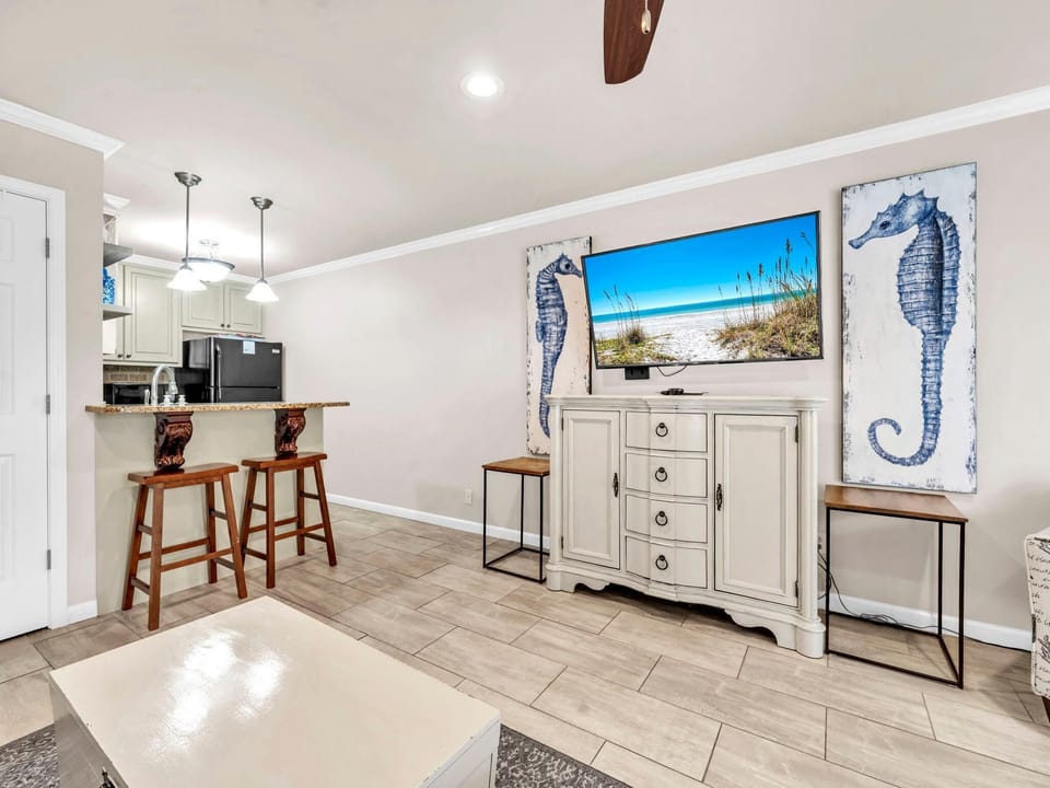 Condo, 1 Queen Bed (Inlet Sands 105) | Interior
