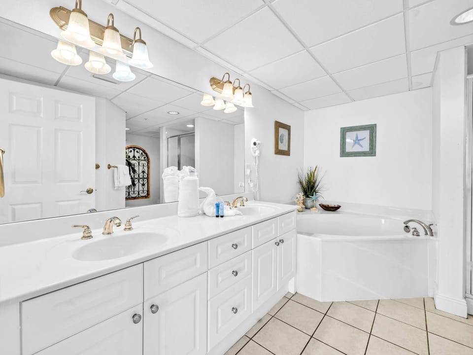Emerald Beach 931 Apartment in Panama City Beach