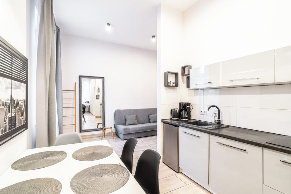 Apartment | Private kitchenette | Coffee/tea maker, electric kettle